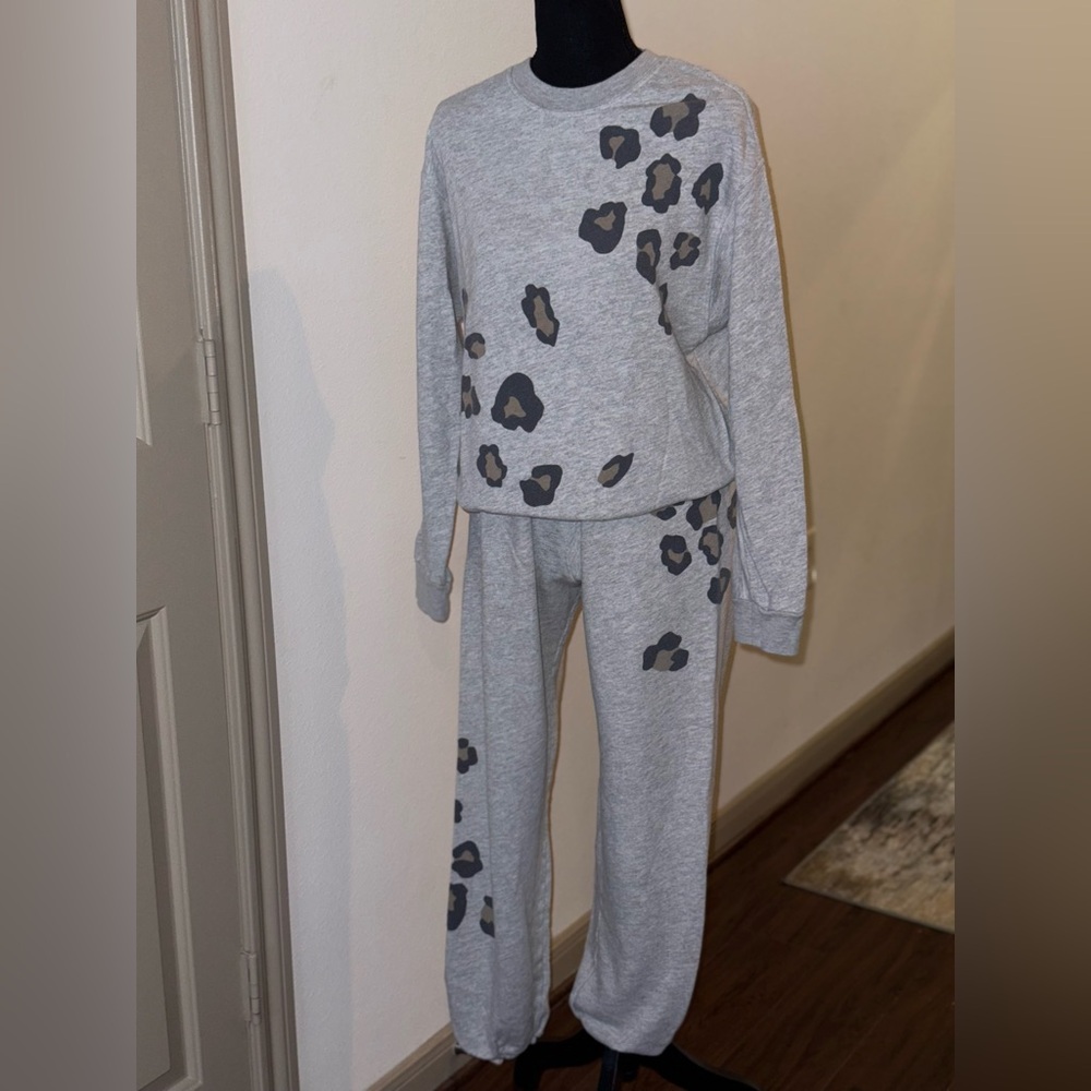 Monrow Pajama Set in Gray with Black Leopard Spots